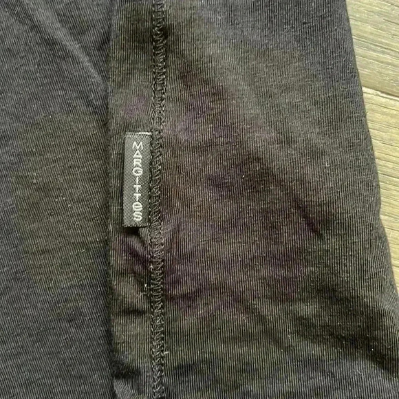 MARGITTES | Black t-shirt with  embroidered shoes - Picture 6 of 8